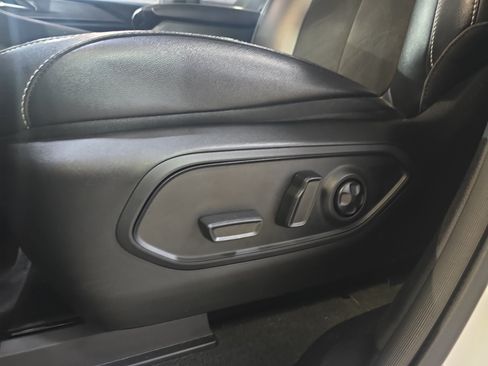 Used 2023 Jeep Grand Cherokee L Laredo AWD/4WD image 26