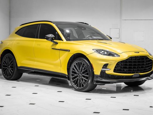 Used 2025 Aston Martin DBX 707 image 1
