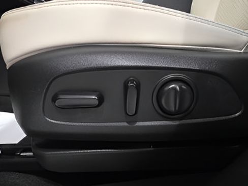 Used 2020 Buick Encore GX Essence w/ Experience Buick Package AWD/4WD image 15