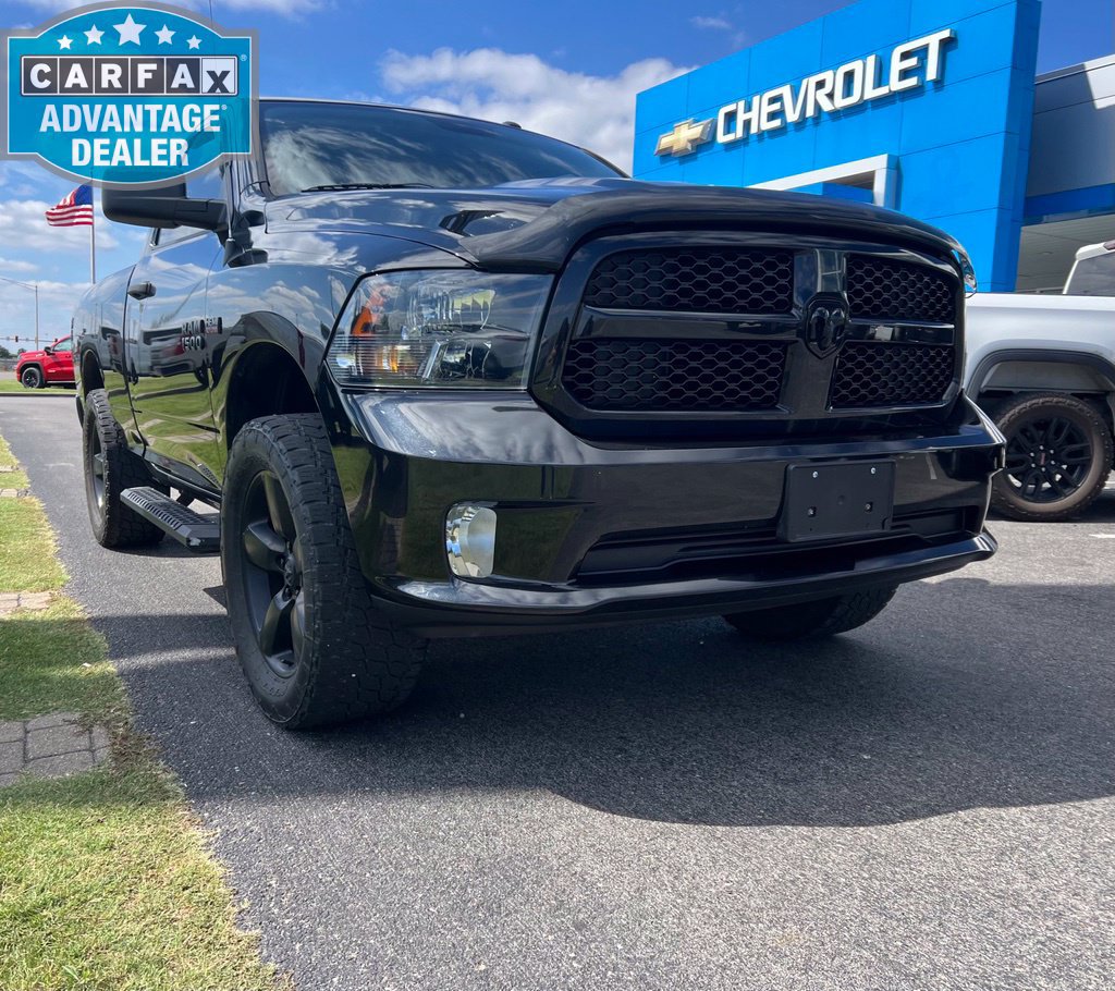 Used 2018 RAM 1500 Express w/ Black Ram 1500 Express Group AWD/4WD image 1