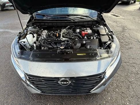 Used 2024 Nissan Altima 2.5 SV image 7