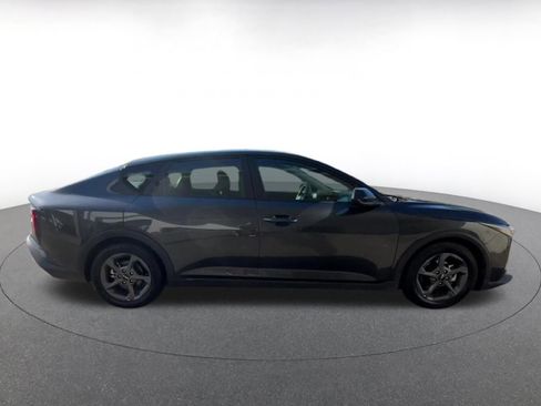 Used 2025 Kia K4 LXS image 16