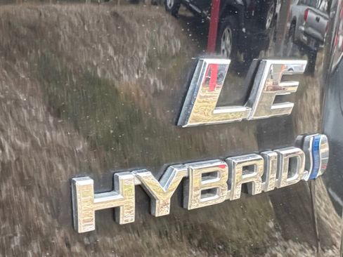 Used 2019 Toyota RAV4 LE image 41