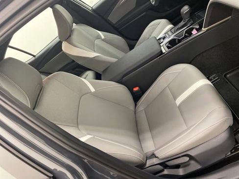 Used 2025 Toyota Camry SE image 28