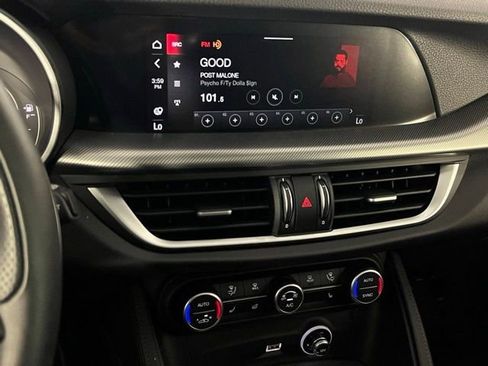 Used 2023 Alfa Romeo Stelvio Veloce image 22