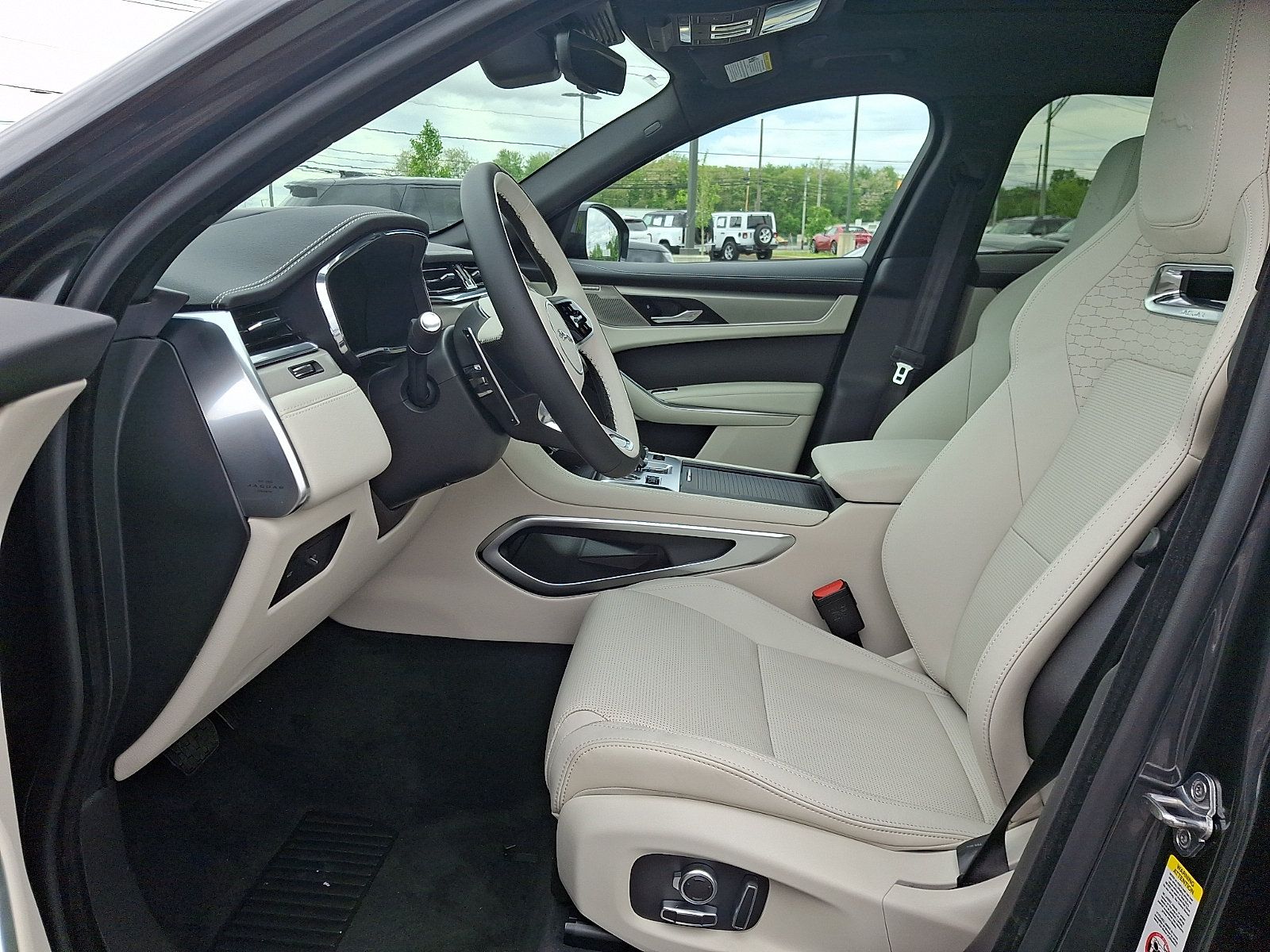 New 2026 Jaguar F-PACE R-Dynamic S AWD/4WD image 11