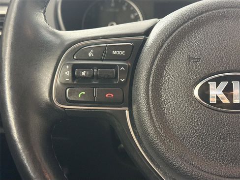 Used 2018 Kia Optima S image 16