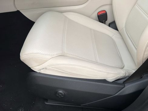 Certified 2024 Mercedes-Benz GLC 300 4MATIC image 16