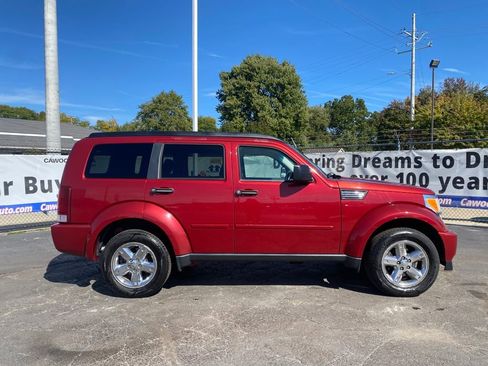 Used 2007 Dodge Nitro SLT image 2