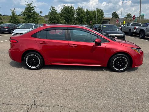 Used 2020 Toyota Corolla LE FWD image 8