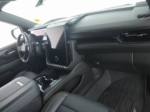 Used 2025 GMC Yukon XL AT4 w/ AT4 Premium Package image 36