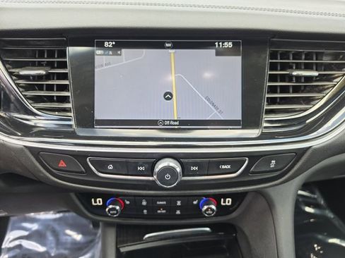 Used 2018 Buick Regal Essence w/ Driver Confidence Package #1 FWD image 22