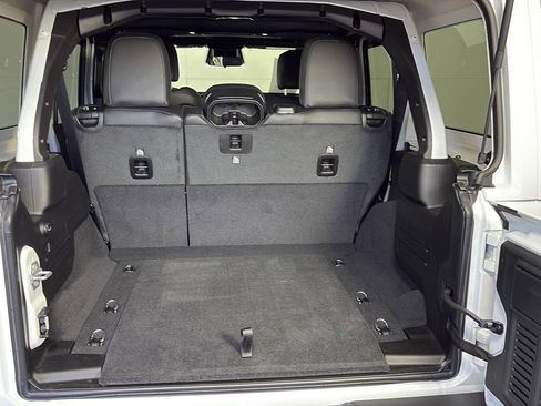 Used 2026 Jeep Wrangler Unlimited Rubicon w/ Steel Bumper Group image 8