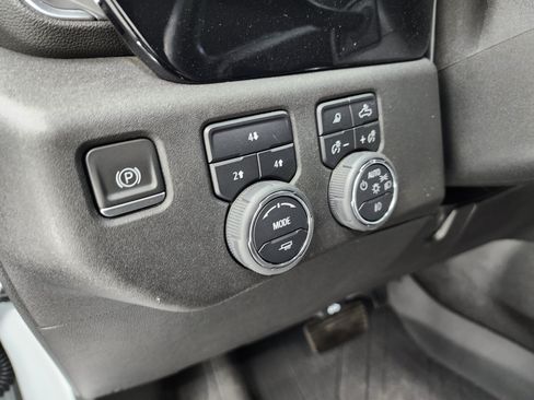 Used 2024 Chevrolet Silverado 3500 LT w/ Convenience Package AWD/4WD image 42