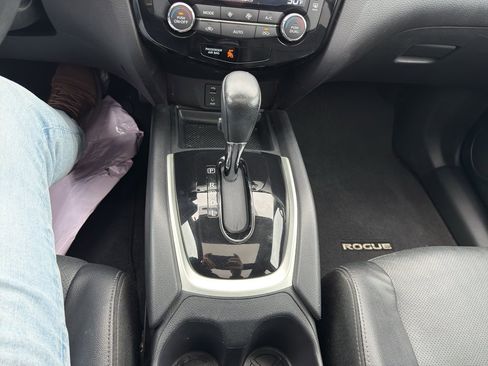 Used 2016 Nissan Rogue SL w/ SL Premium Package image 15