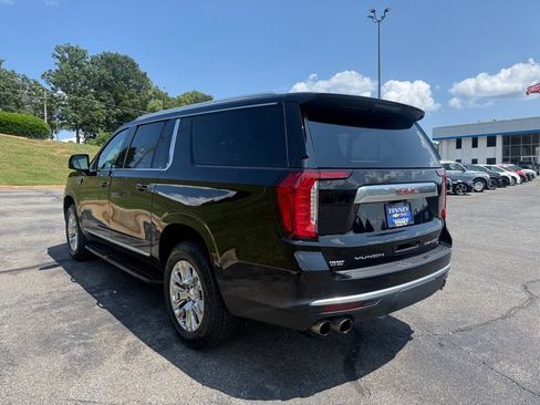 Used 2024 GMC Yukon XL Denali w/ Advanced Technology Package AWD/4WD image 5