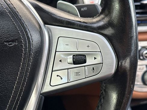 Used 2020 BMW 740i w/ Premium Package image 28