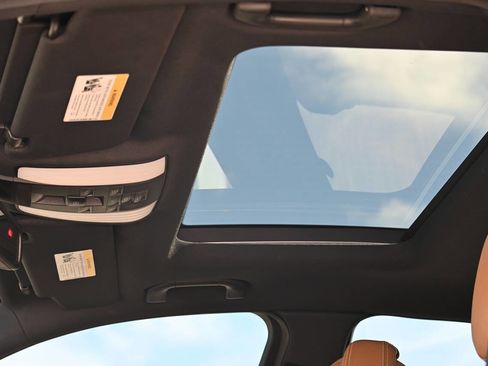 Used 2011 Mercedes-Benz E 550 4MATIC Sedan image 20