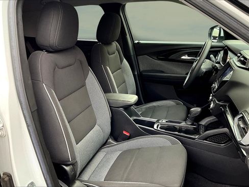 Used 2022 Chevrolet TrailBlazer LT w/ Convenience Package image 21