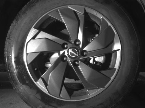 Used 2025 Nissan Rogue SV image 13