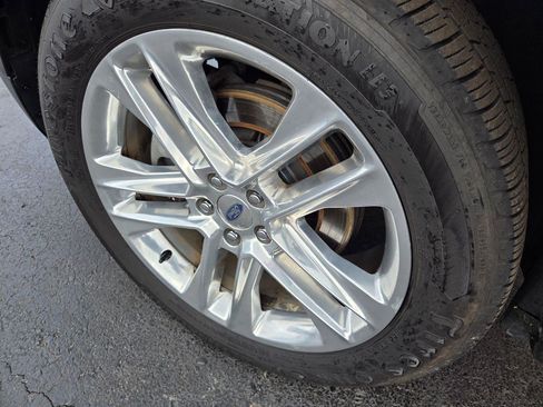 Used 2016 Ford Explorer XLT w/ Equipment Group 202A image 11