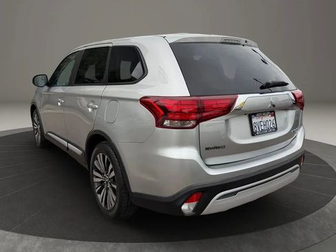 Used 2019 Mitsubishi Outlander SE image 9