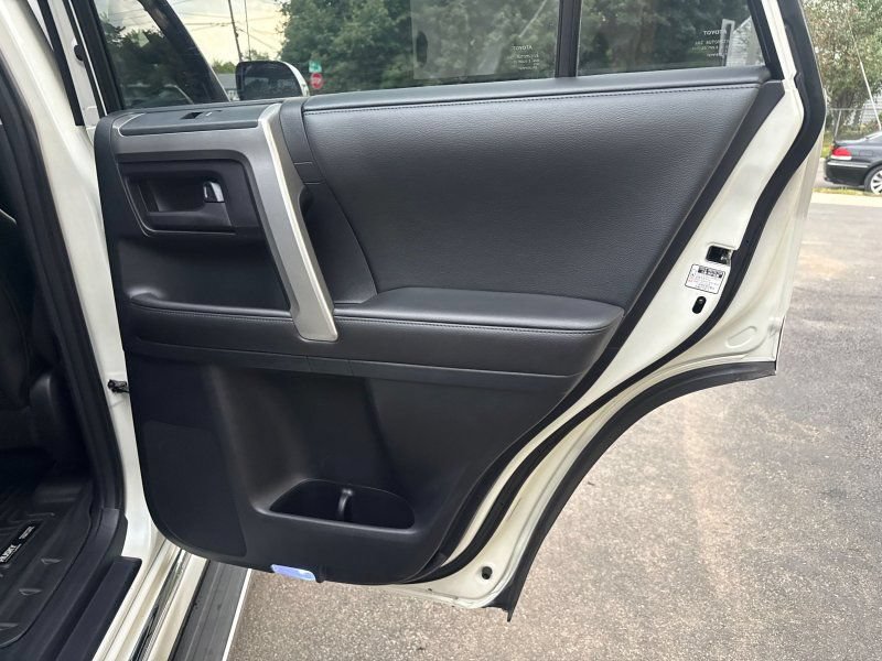 Used 2011 Toyota 4Runner Limited AWD/4WD image 19