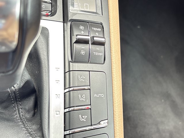 Used 2021 Porsche Macan S AWD/4WD image 40