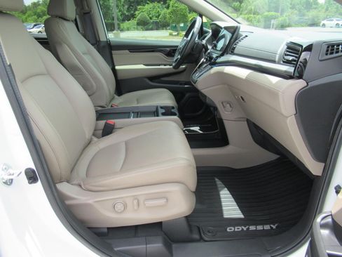 Used 2022 Honda Odyssey Touring image 9