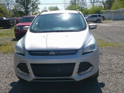 Used 2016 Ford Escape SE w/ SE Leather Comfort Package AWD/4WD image 2