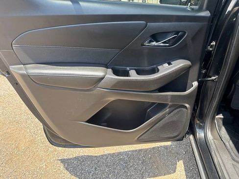 Used 2021 Chevrolet Traverse Premier w/ Redline Edition FWD image 29