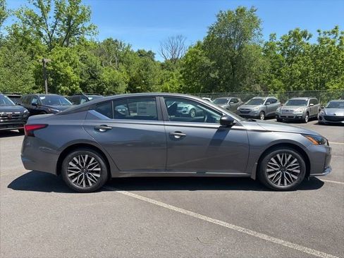 New 2026 Nissan Altima 2.5 SV FWD image 9