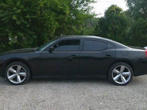 Used 2009 Dodge Charger SE RWD image 1