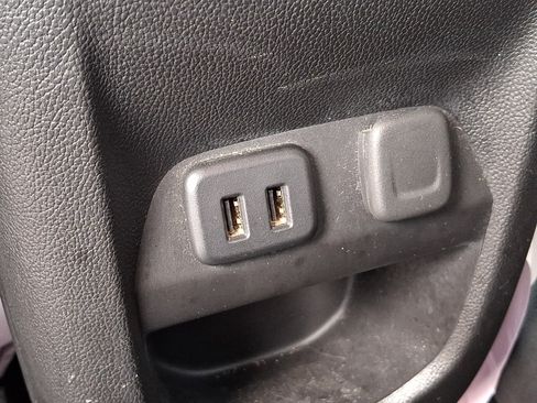 Used 2017 Chevrolet Colorado Z71 AWD/4WD image 11