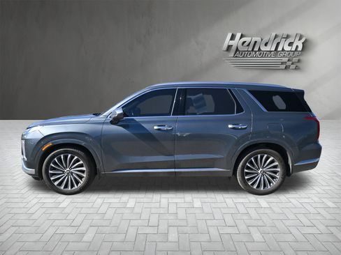 Used 2023 Hyundai Palisade Calligraphy image 9