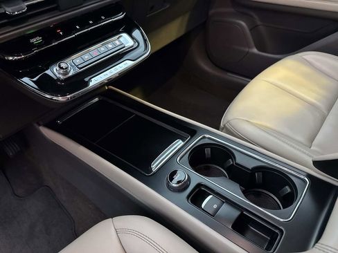Used 2023 Lincoln Corsair FWD image 26
