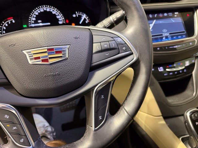Used 2017 Cadillac XT5 Luxury w/ Driver Awareness Package FWD image 18