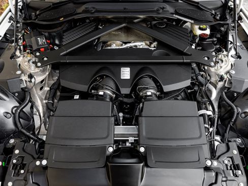 Used 2025 Aston Martin V8 Vantage Coupe image 60