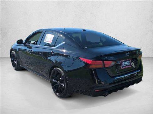Used 2023 Nissan Altima 2.5 SR w/ SR Premium Package FWD image 8