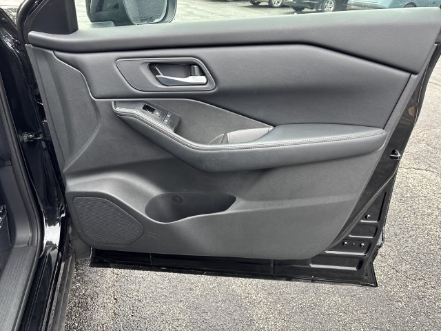 Certified 2025 Nissan Rogue SV AWD/4WD image 19