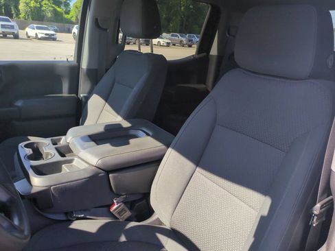 Certified 2020 Chevrolet Silverado 1500 Custom w/ Custom Value Package AWD/4WD image 17