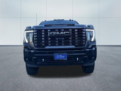 Used 2024 GMC Sierra 2500 Denali Ultimate image 2