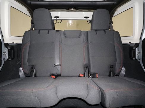 Used 2024 Jeep Wrangler Unlimited Rubicon image 29