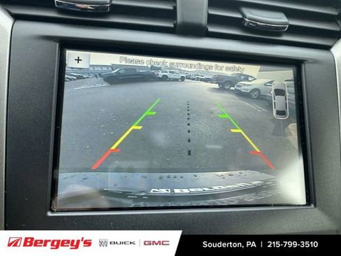 Used 2018 Ford Fusion SE w/ Fusion SE Technology Package image 17