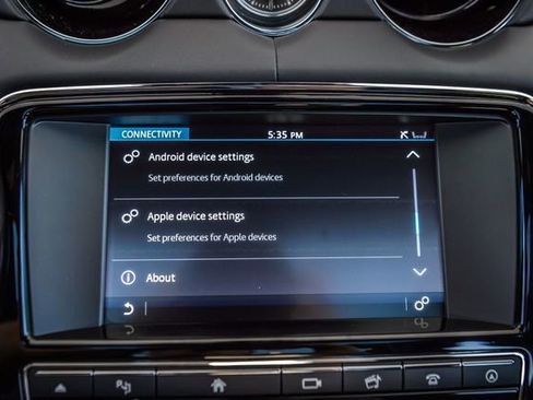 Used 2016 Jaguar XJ image 24