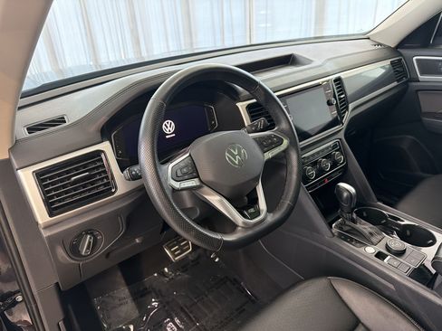 Used 2023 Volkswagen Atlas SEL R-Line AWD/4WD image 4