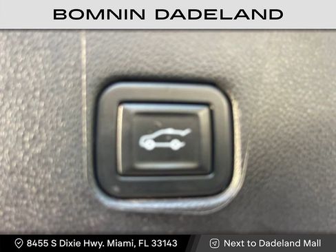 Used 2021 Chevrolet Blazer Premier w/ Driver Confidence II Package FWD image 11