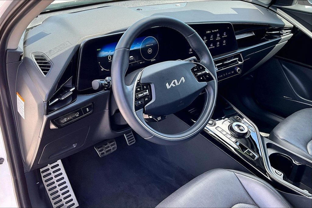 Used 2023 Kia Niro Wave w/ Wave Preserve Package FWD image 7