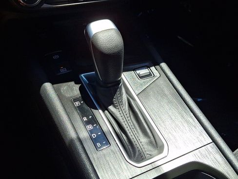 Used 2025 Nissan Kicks SV FWD image 14