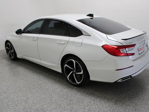 Used 2022 Honda Accord Sport image 9